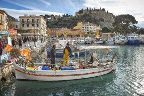 cassis port hotel liautaud